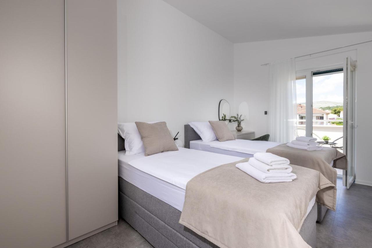 Apartments Ocrux Трогир Экстерьер фото